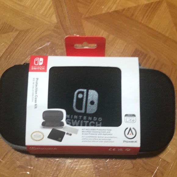 New Nintendo Switch protective case kit - Picture 1 of 4